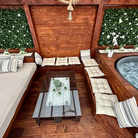 Apartment Rooftop