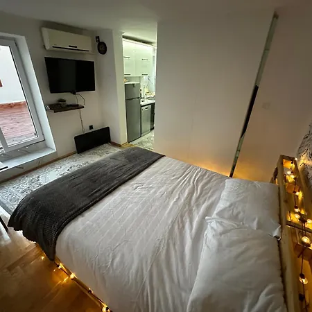 Rooftop Apartment *